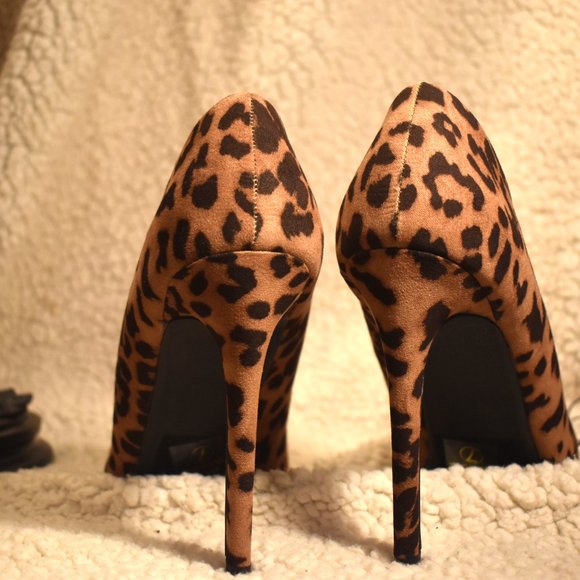 Tan Cheetah Print, My Delicious Shoe, Size 7 - Picture 3 of 5